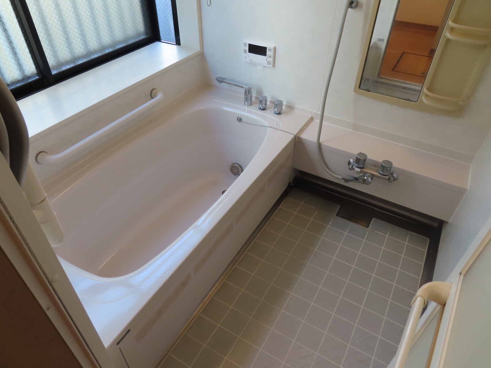 一戸建て浴室リフォーム【TOTO:システムバスルーム・サザナ】お掃除ラクラク人口大理石浴槽&カウンター : 『シーン・ホーム・ファクトリー』リフォーム日記^0^