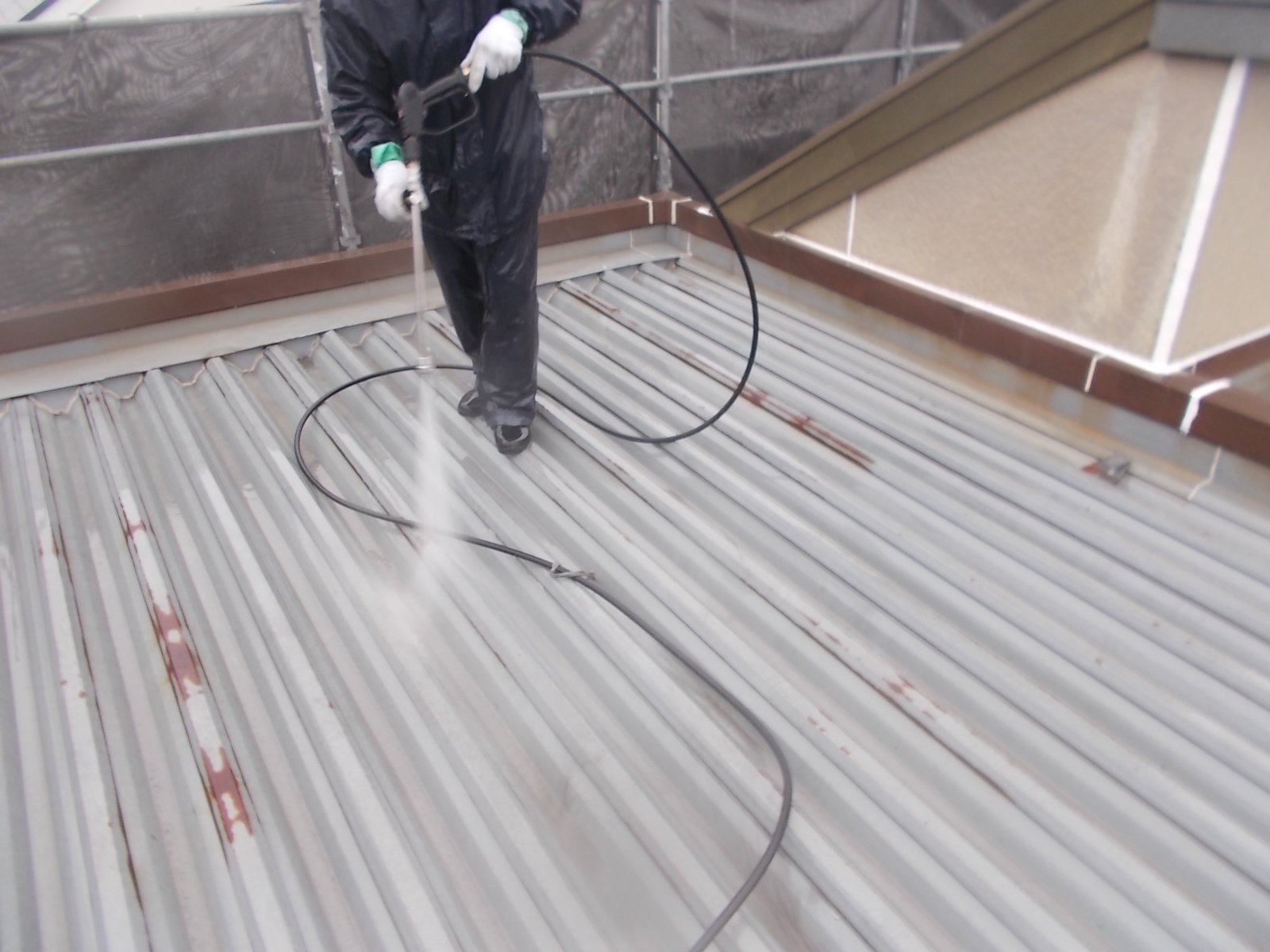 折半屋根塗装 シーン ホーム ファクトリー リフォーム日記 0