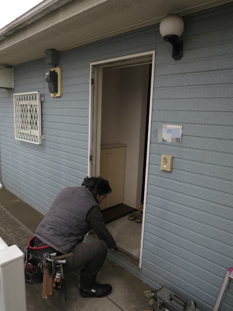 アパート玄関ドア交換 カバー工法 シーン ホーム ファクトリー リフォーム日記 0