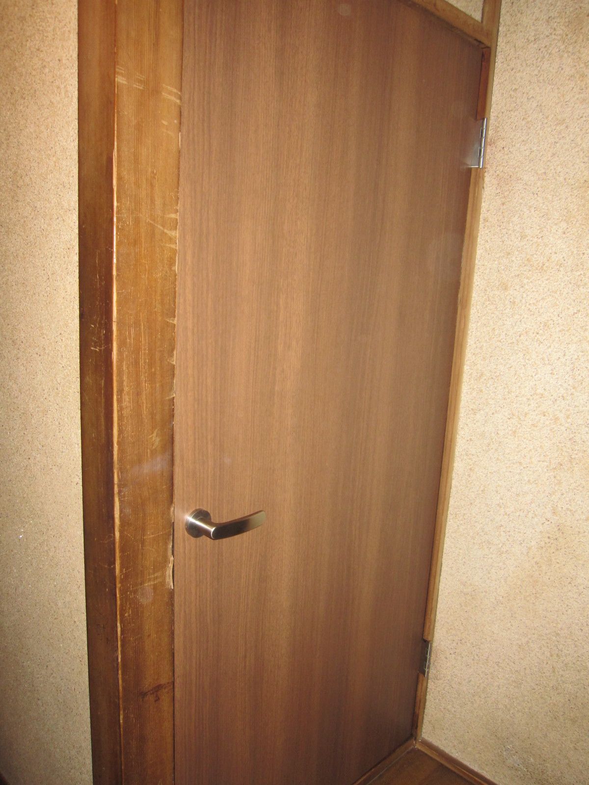 和室入口ドア交換 木目調 シーン ホーム ファクトリー リフォーム日記 0