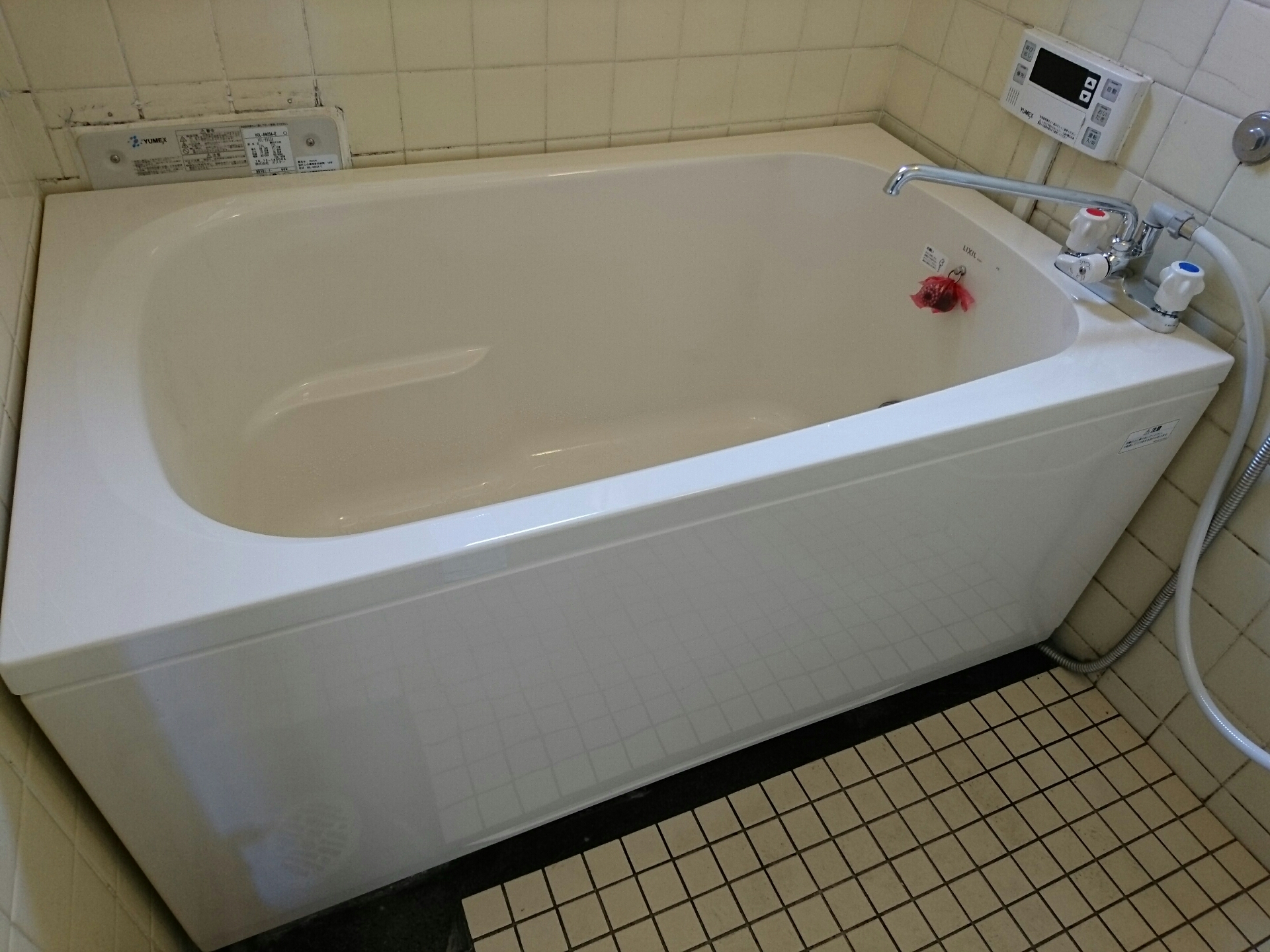 ★[PB-901BL L11] LIXIL FRP浴槽 ポリエック お風呂 浴室 埋込タイプ アイボリー 900サイズ 2方半エプロン 左排水 - 4