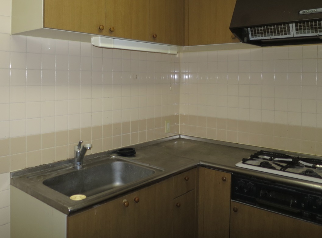 キッチンコーキング打ち替え 水栓交換 シーン ホーム ファクトリー リフォーム日記 0