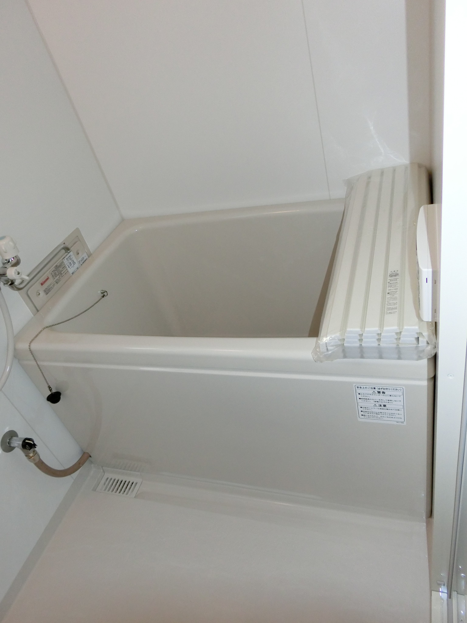 ユニットバス入替 壁貫通型給湯器工事 シーン ホーム ファクトリー リフォーム日記 0