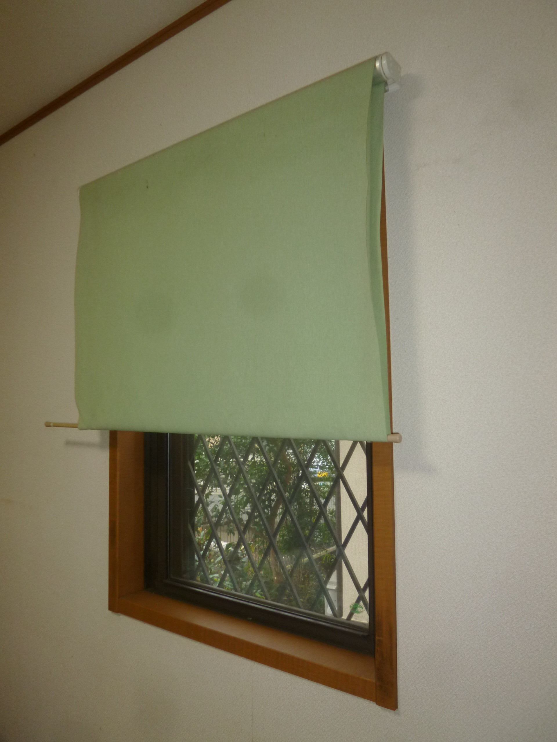 小窓 カーテンレール取付 オーダーカーテン 形態安定加工 シーン ホーム ファクトリー リフォーム日記 0