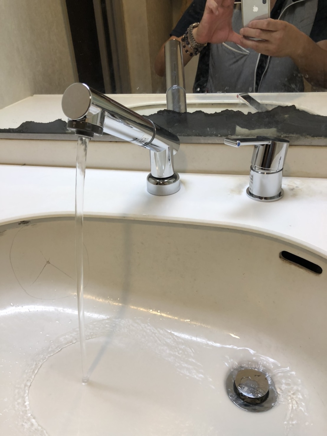 カウンター式洗面台の水栓交換 シーン ホーム ファクトリー リフォーム日記 0