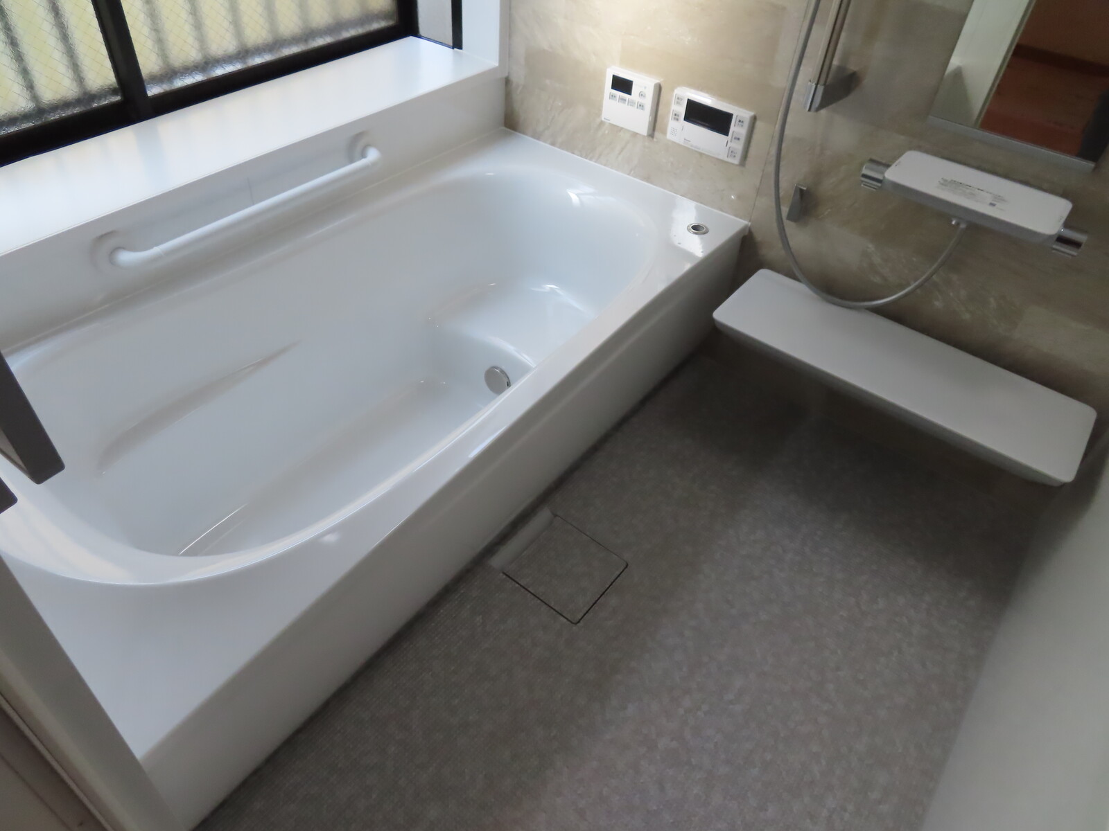 TOTO アーチ型 風呂ふた ホワイト サザナ ゆるリラ浴槽 TOTO アーチ型 風呂ふた ホワイト サザナ ゆるリラ浴槽