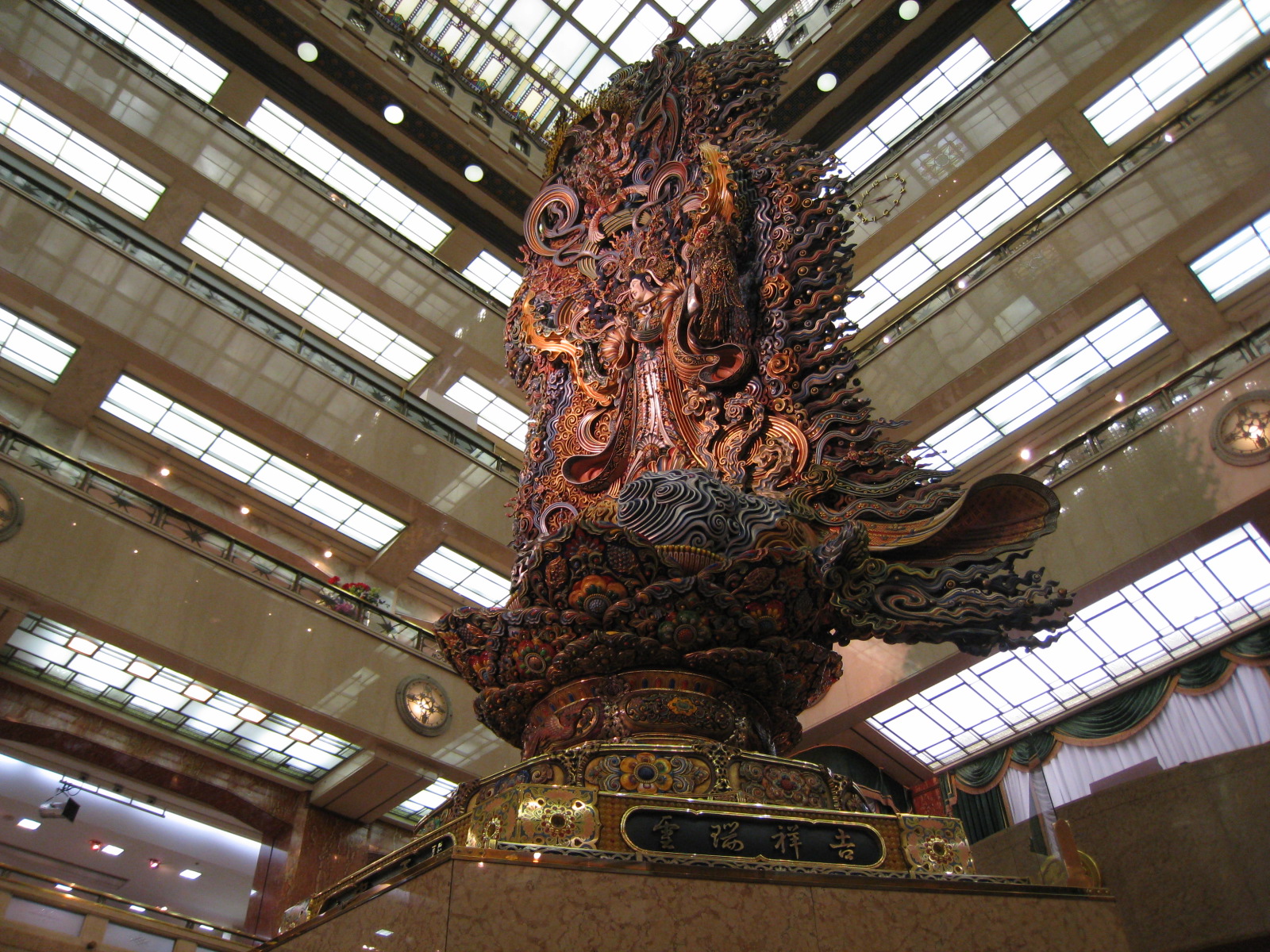 一刀彫　天女像 日本橋三越の天女像 : 中年とオブジェ