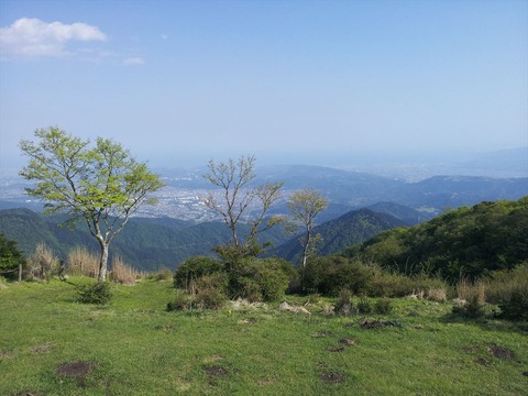 鍋割山荘の営業内容が変更に09