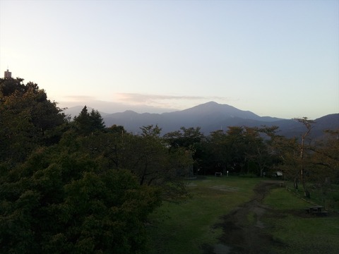 権現山から丹沢大山へと続く尾根道でトレーニング11