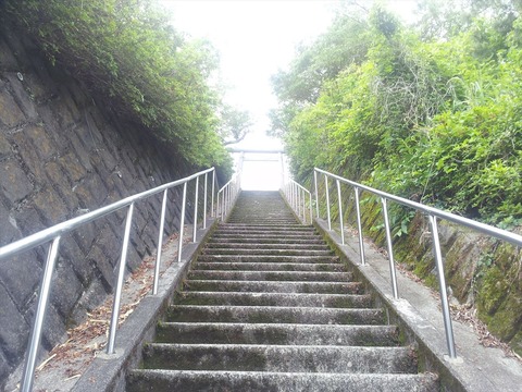 ヤビツ峠の途中にある神社に寄ってみた03
