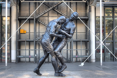 Zinedine-Zidane-Statue-Paris