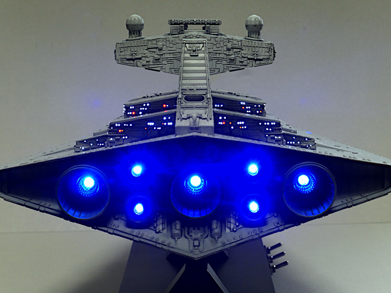 完成】スター・デストロイヤー、レーベル製、1/4000 : 電飾模型工房