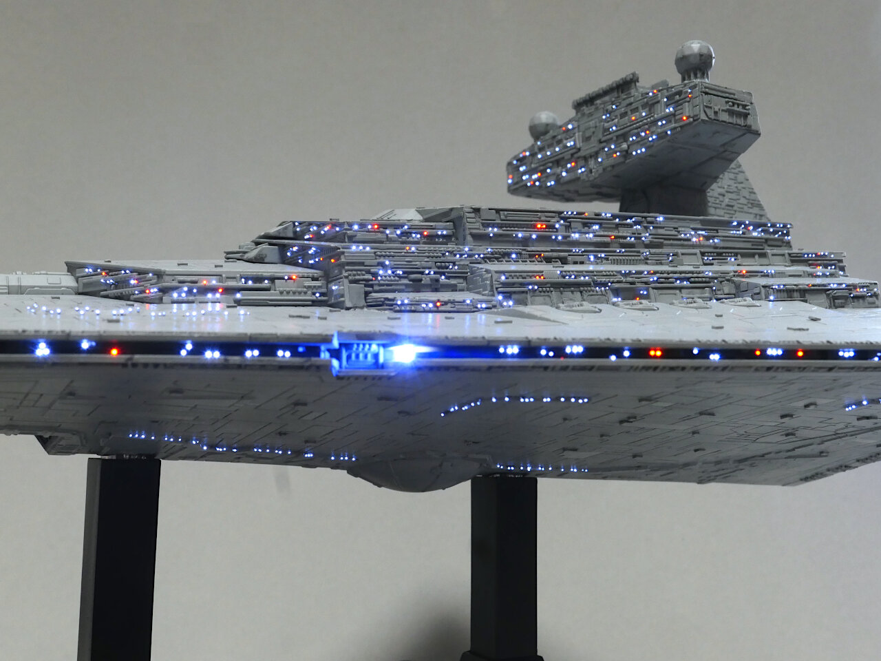 プラモデル完成品　スター・デストロイヤー　電飾済み Yahoo!オークション -「スターデストロイヤー 電飾」の落札相場