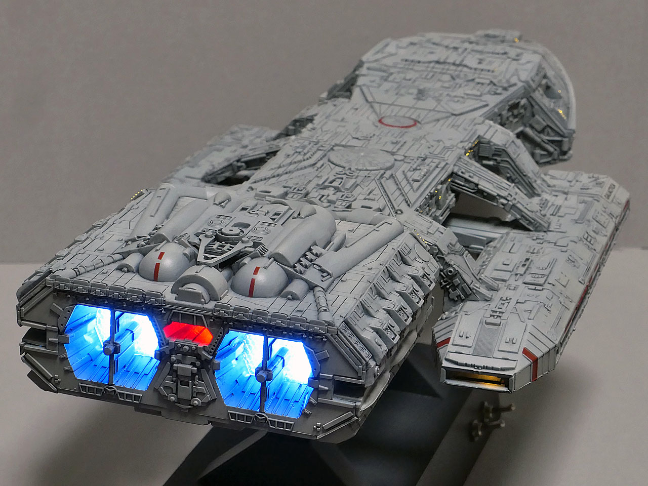 完成】宇宙空母ギャラクティカ : 電飾模型工房