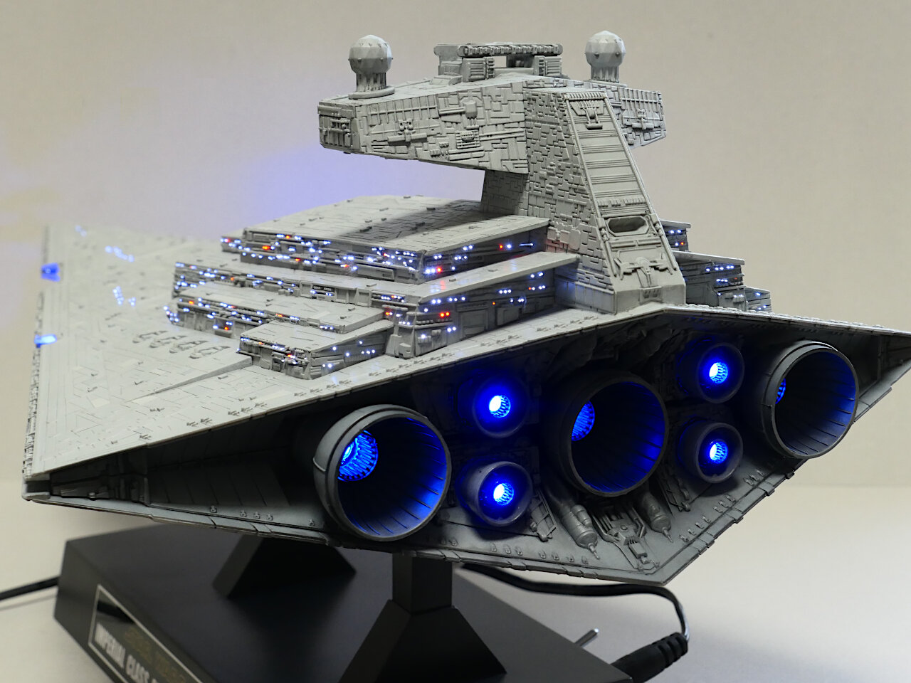 プラモデル完成品　スター・デストロイヤー　電飾済み プラモデル完成品 スター・デストロイヤー 電飾済み Yahoo