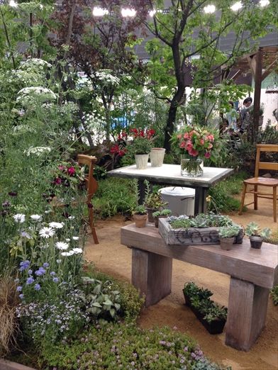 国際バラとガーデニングショウ ３ 空のみえる家