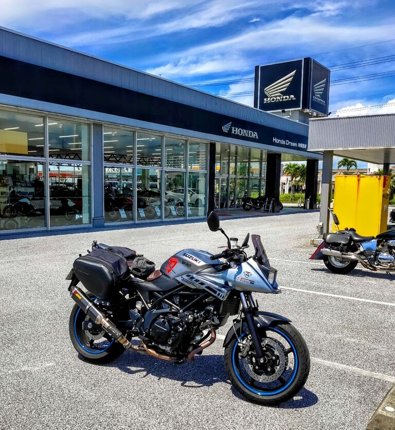 Hondaドリーム豊崎店へ 沖縄県豊見城市 オートバイの簡単カスタム フォルッア Mf13 ファイター150 Sv650x 沖縄生活