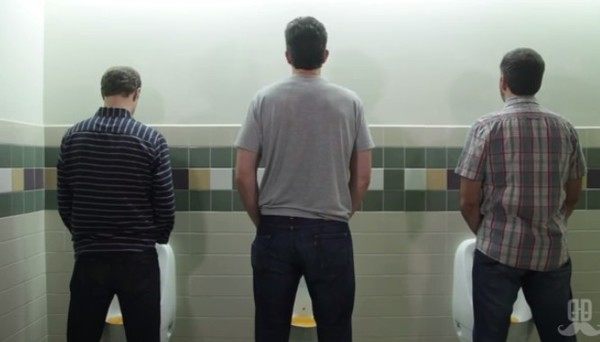 【動画】　トイレでの暗黙のルール。大人のトイレトレーニングｗ。