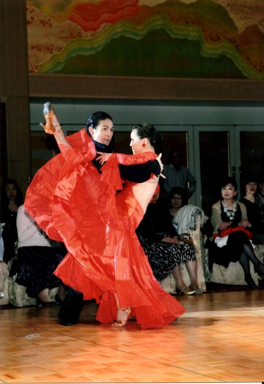 新品　社交ダンス　ミディアム丈　茶色　ワルツ　レッスン　4597　クイック 新品 社交ダンス ミディアム丈 茶色 ワルツ レッスン 4597 クイック