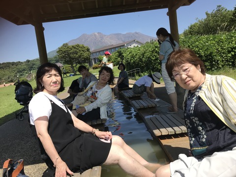 IMG_4051-2桜島足湯 奥さん