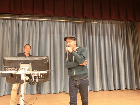 司会者カラオケ