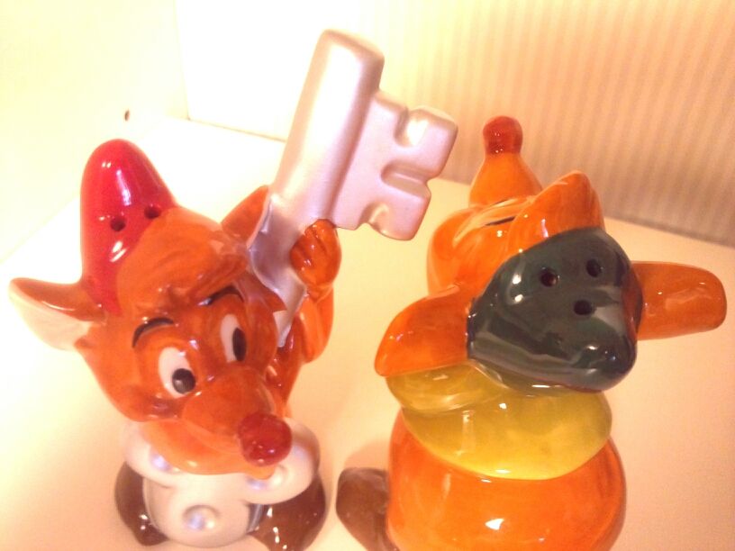 シンデレラのねずみ ジャックとガス ディズニー雑貨に囲まれて