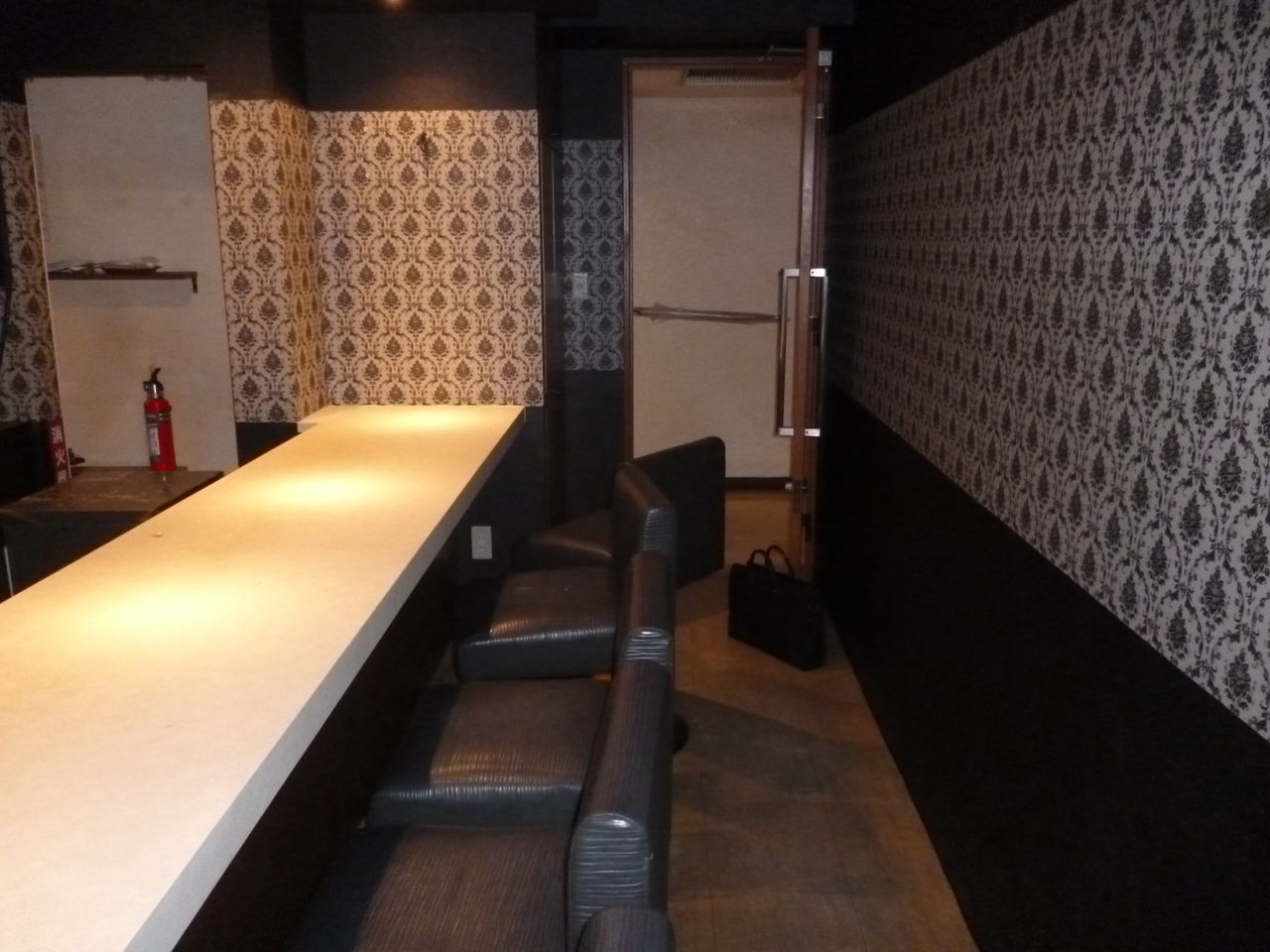 スナック バー向け 地下鉄すすきの駅徒歩4分 造作 カウンター テーブル イス 什器 備品あり 8階部分10 59坪 内覧お気軽にお問い合わせください 物件no 札幌テナント物件ブログ スナック バー向け 地下鉄すすきの駅徒歩4分 造作 カウンター テーブル イス 什器 備品あり 8階部分10 59坪 内覧お気軽にお問い合わせください 物件no 札幌テナント物件ブログ