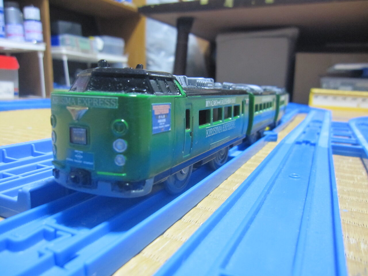 改造プラレール 485系dk9編成 きりしま色 青葉台検車区 改造プラレール 485系dk9編成 きりしま色 青葉台検車区