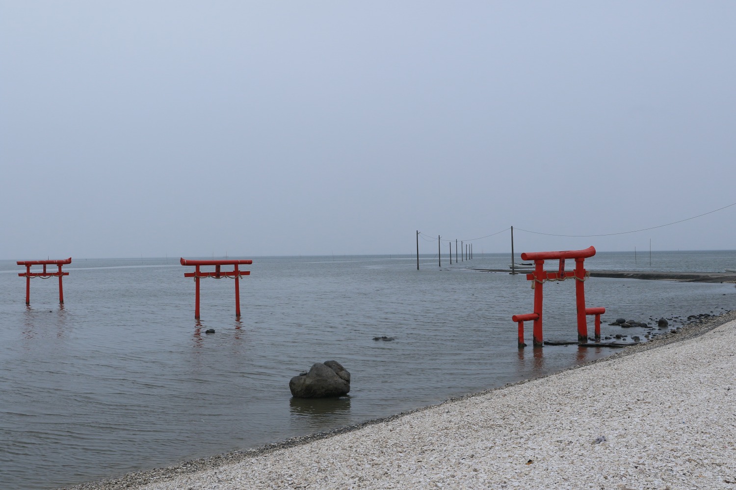 大魚神社の海中鳥居 : ALL ABOUT LEARN