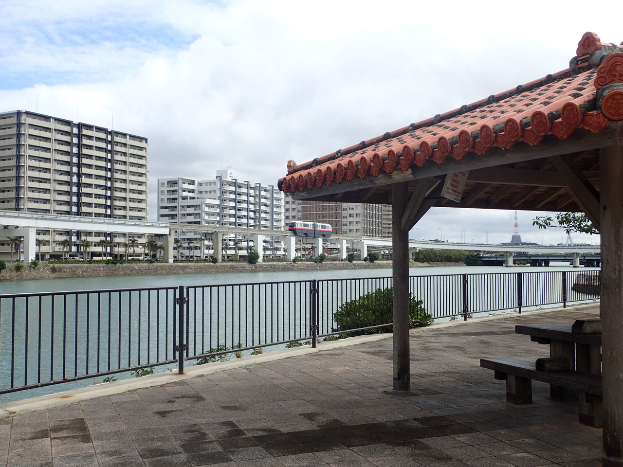 奥武山公園駅