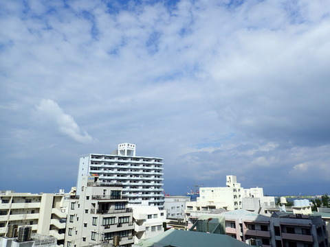PB050657