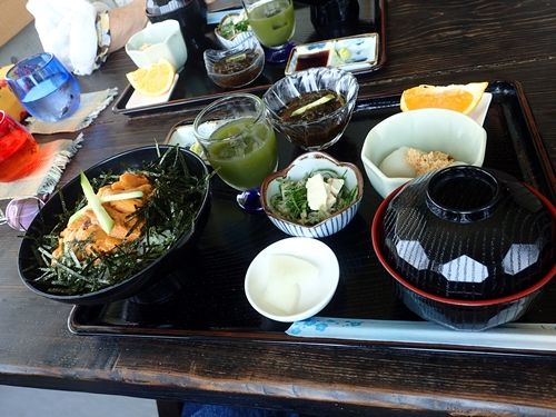 うに丼がお薦め 古宇利島 60歳からの沖縄生活 With N うに丼がお薦め 古宇利島 60歳からの沖縄生活 With N