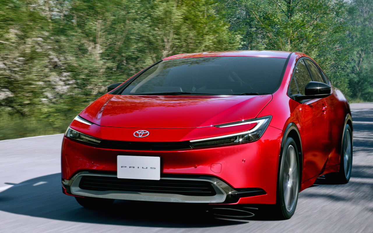 【遂に】年収300万、プリウス納車され自慢する