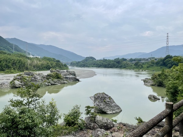 B9088E01-716E-401B-87E3-8E2BEBD12DBA