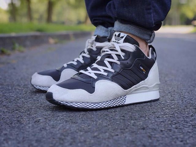 冬の足元にオススメ！！【adidas Originals ZXZ 930】が到着しており