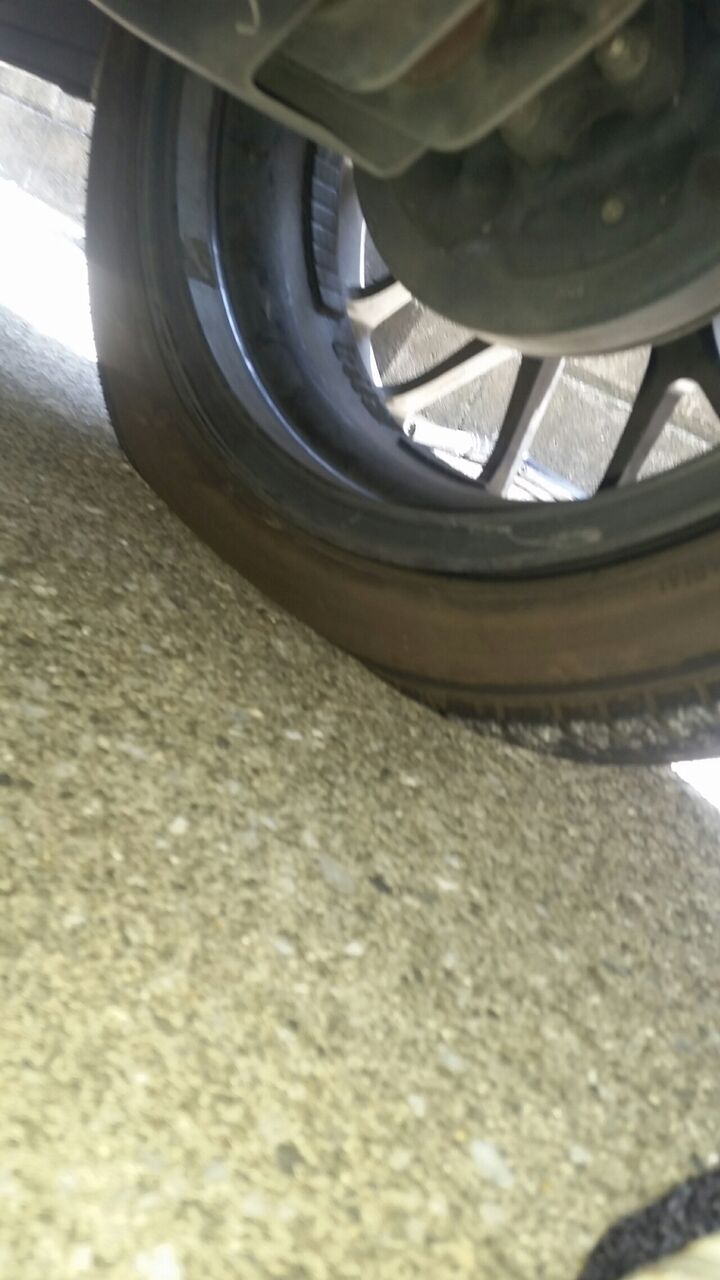 三菱タウンボックス タイヤ交換です 三菱gto好きな私のぺージで す 見てくださいね