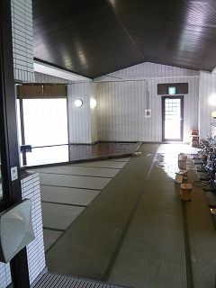 畳敷きの湯