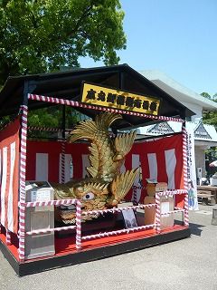 金のしゃちほこ