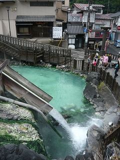 湯畑3