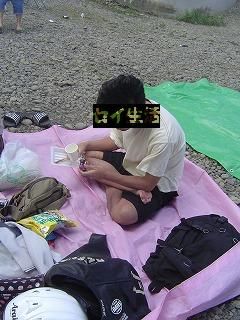 スロライ君食われる