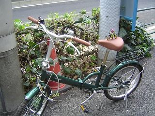 自転車とスロライ君