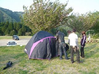 テント設営