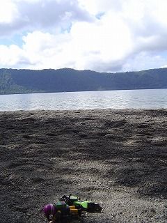 十和田湖と疲れ果てたスロライ君