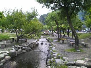 小川