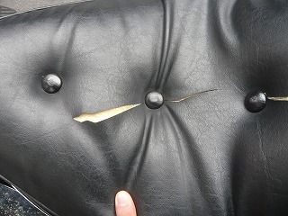 切り裂かれたシート