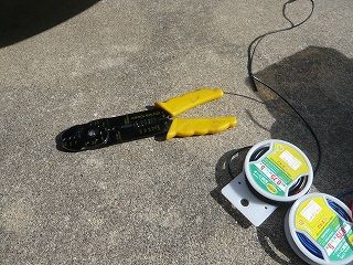 電工ペンチと配線