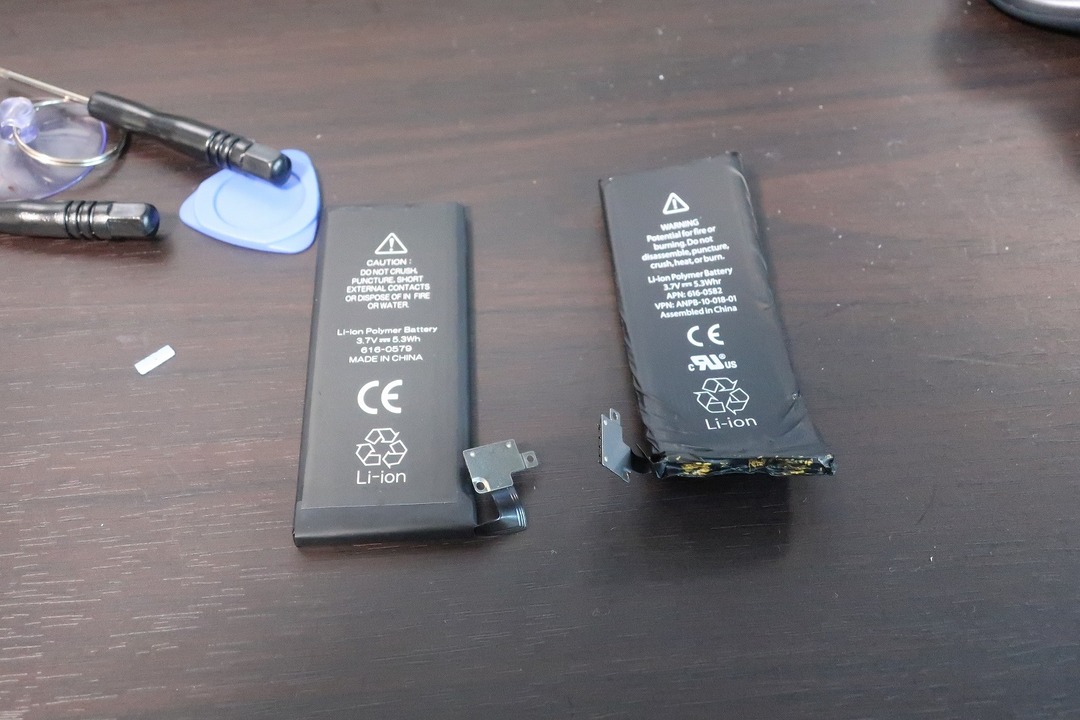 iPhone4s¤Î¥Ð¥Ã¥Æ¥ê¡¼¸ò´¹ (13)