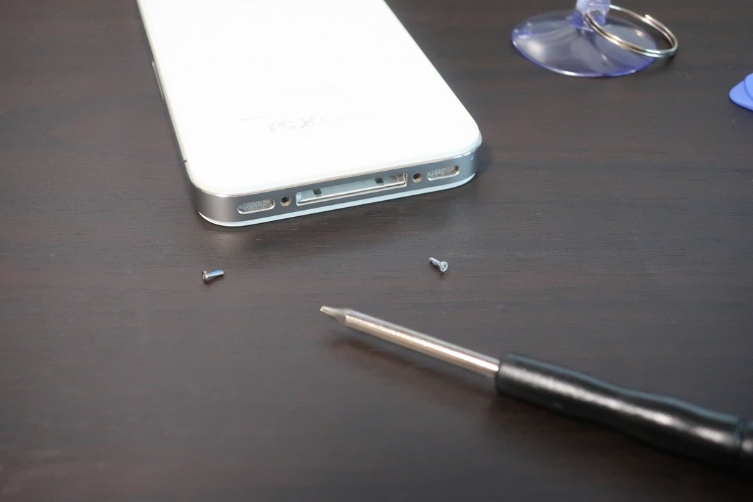 iPhone4s¤Î¥Ð¥Ã¥Æ¥ê¡¼¸ò´¹ (16)