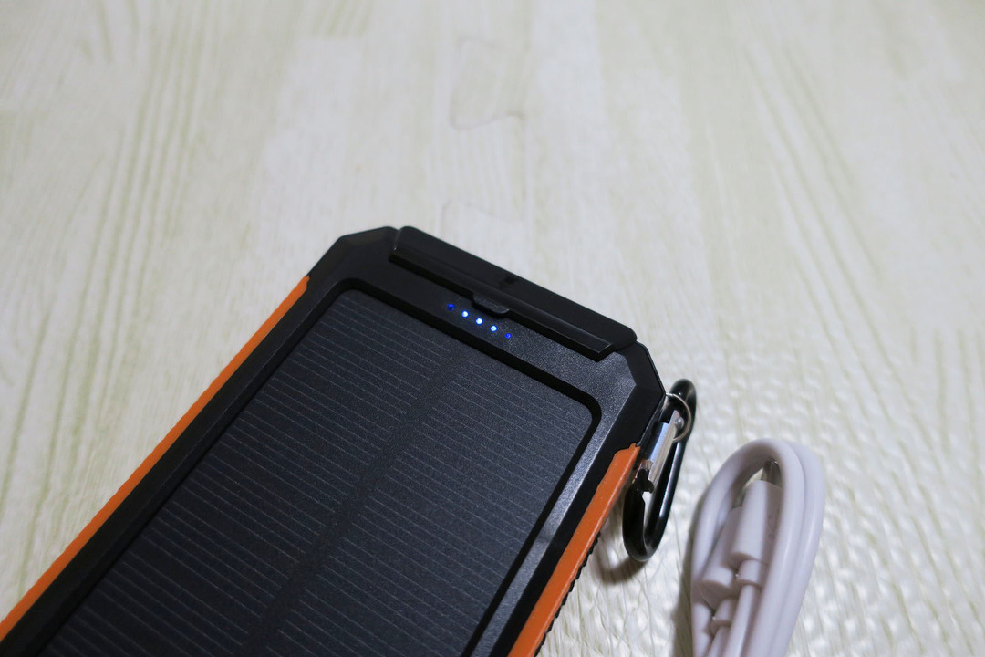 LEVIN 10000mAh ¥â¥Ð¥¤¥ë¥Ð¥Ã¥Æ¥ê¡¼ (4)