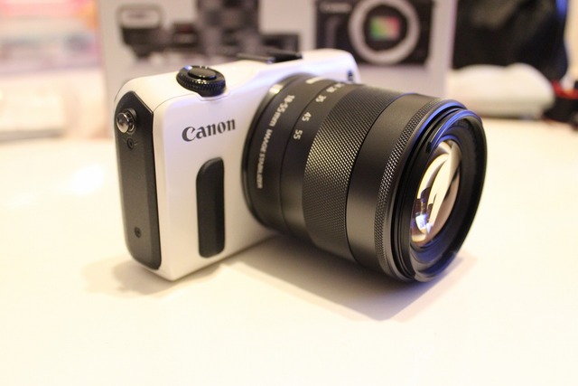 CanonEOSM (11)